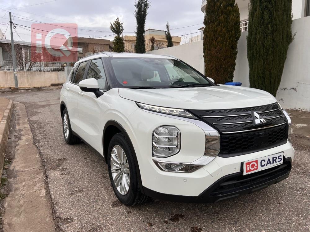 ميتسوبيشي اوتلاندر